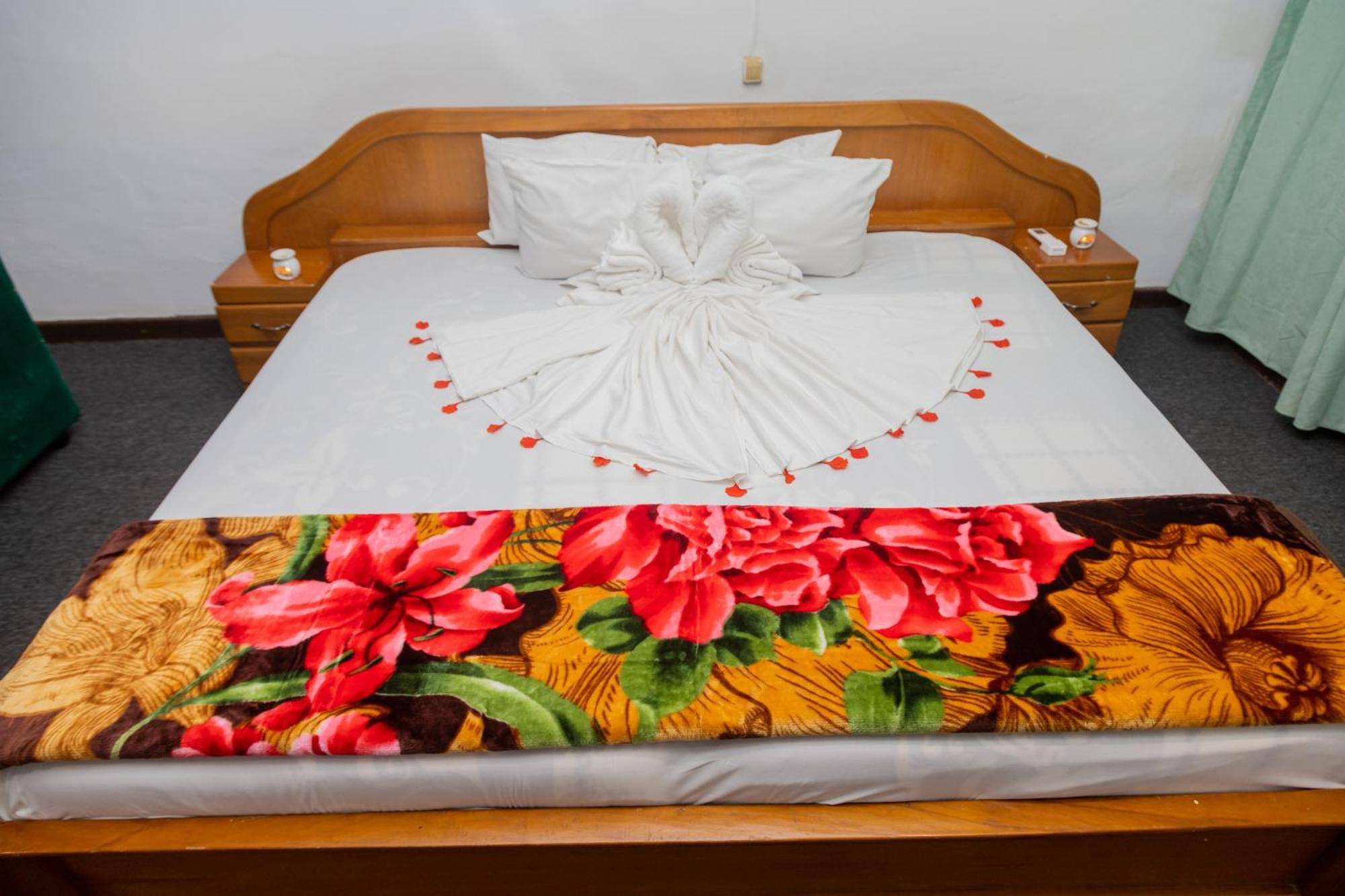 Samaritan Villa Resort And Conference Center Кумасі Екстер'єр фото